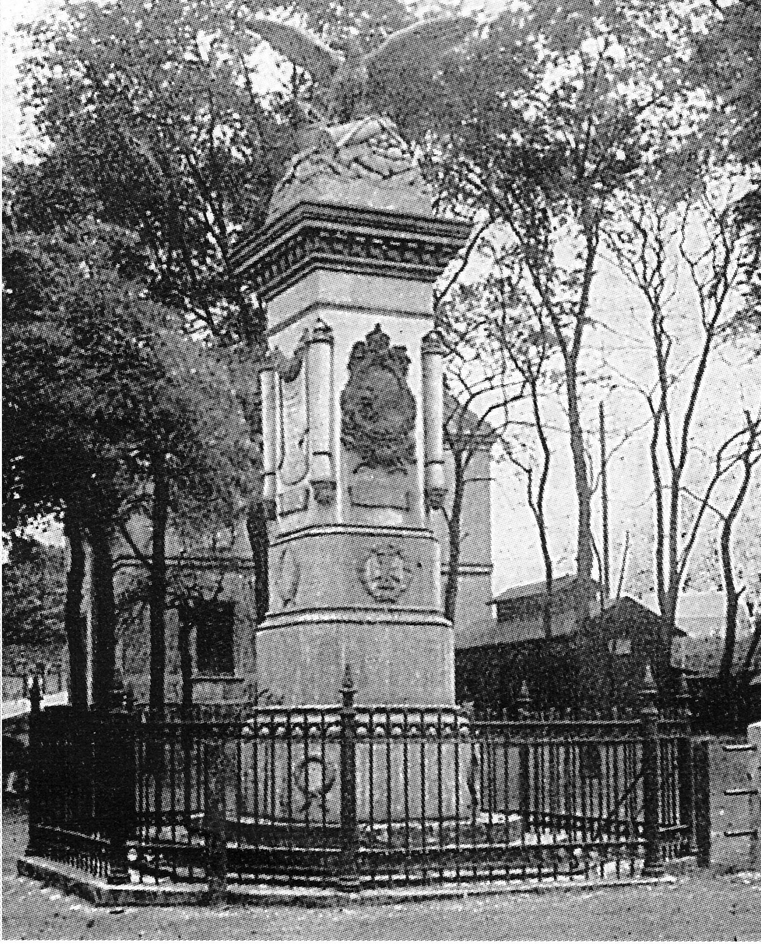 Das Kriegerdenkmal an der Martener Straße